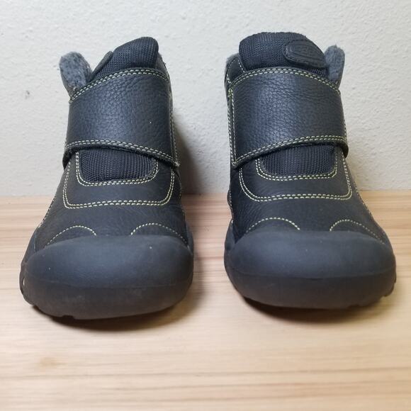 Keen Big Kids Size 4 Winter Snow Booties Black Leather Wide Strap Slip On - Picture 2 of 11